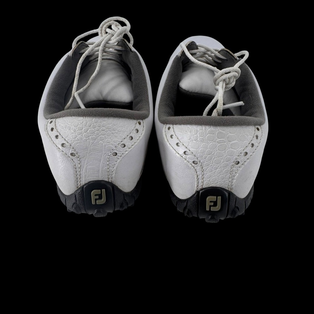 FootJoy Womens White Leather Wingtip Golf Shoes Softspikes Cleated Size 7.5 - Picture 6 of 7